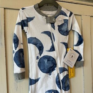 Burt’s Bees Baby Moons Footie PJs - NWT - 18 months